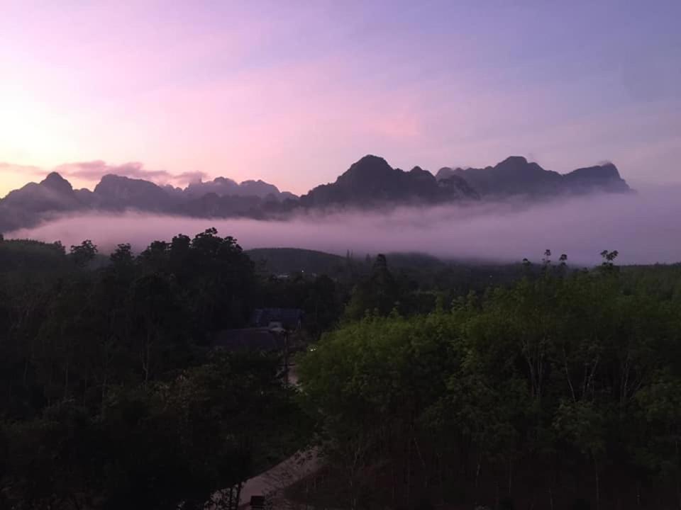 Billion Views Khaosok Homestay Khao Sok National Park Eksteriør bilde
